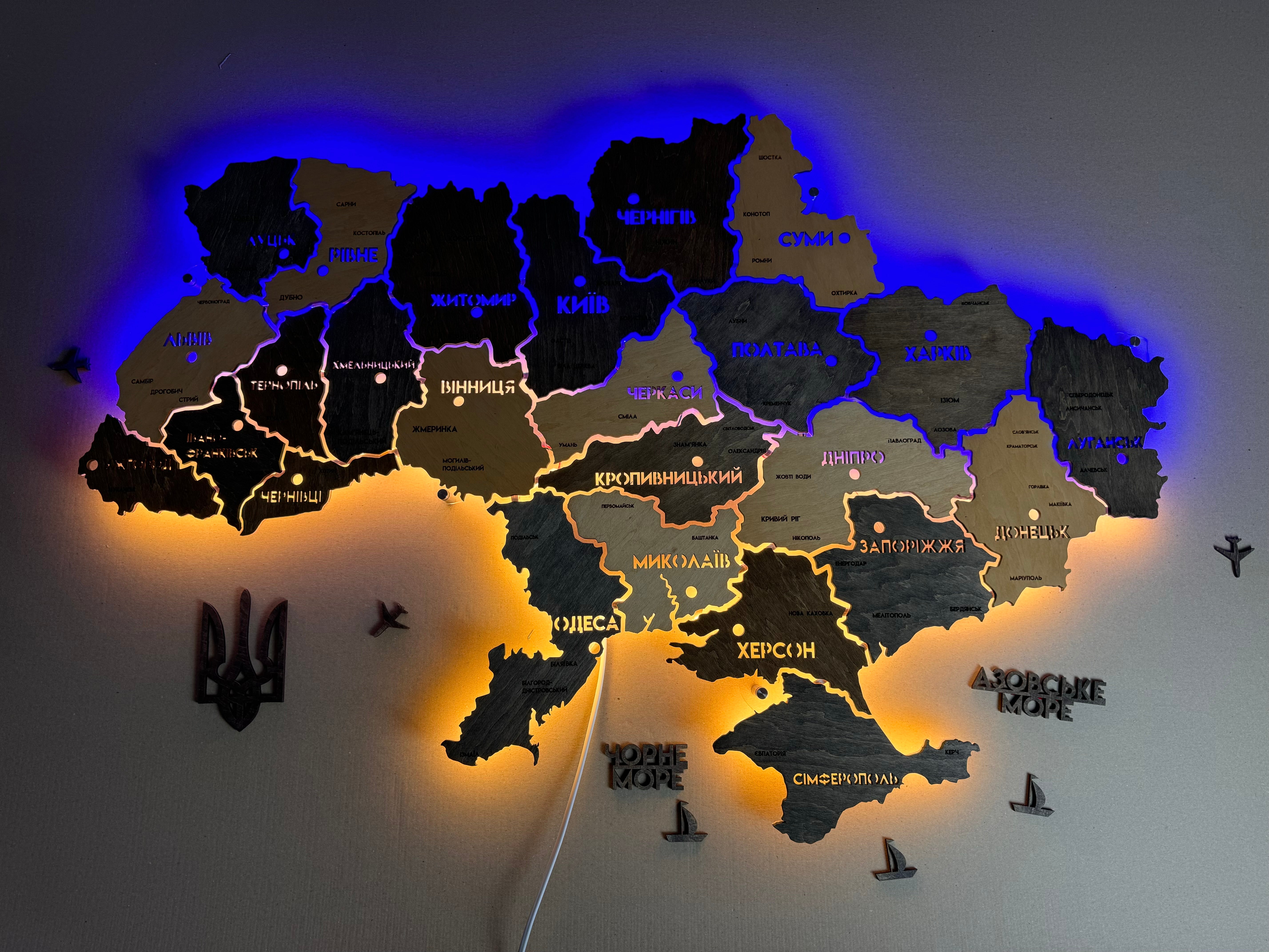 wooden_map_ukraine_blacklight_brut