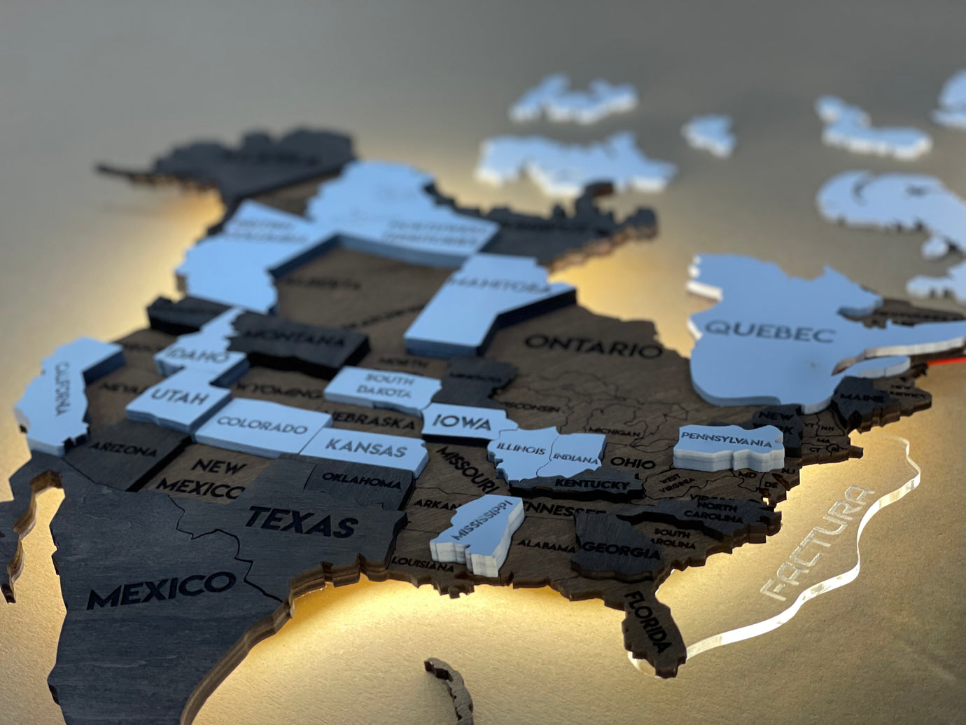 Багатошарова карта світу з підсвіткою колір Grunge