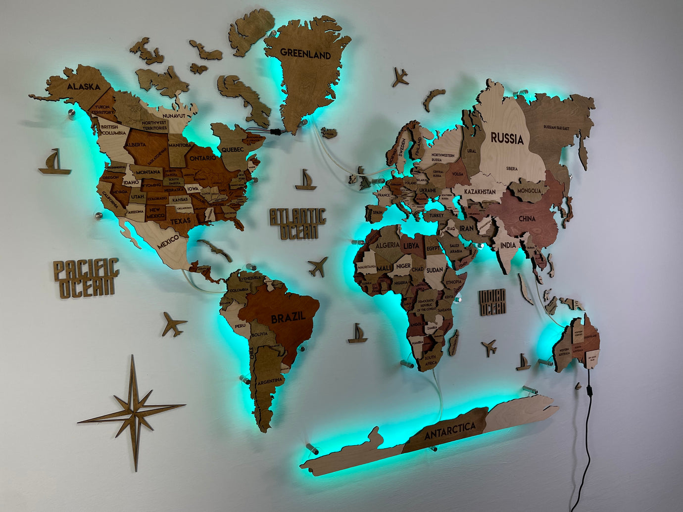 Багатошарова карта світу з підсвіткою RGB колір Memphis