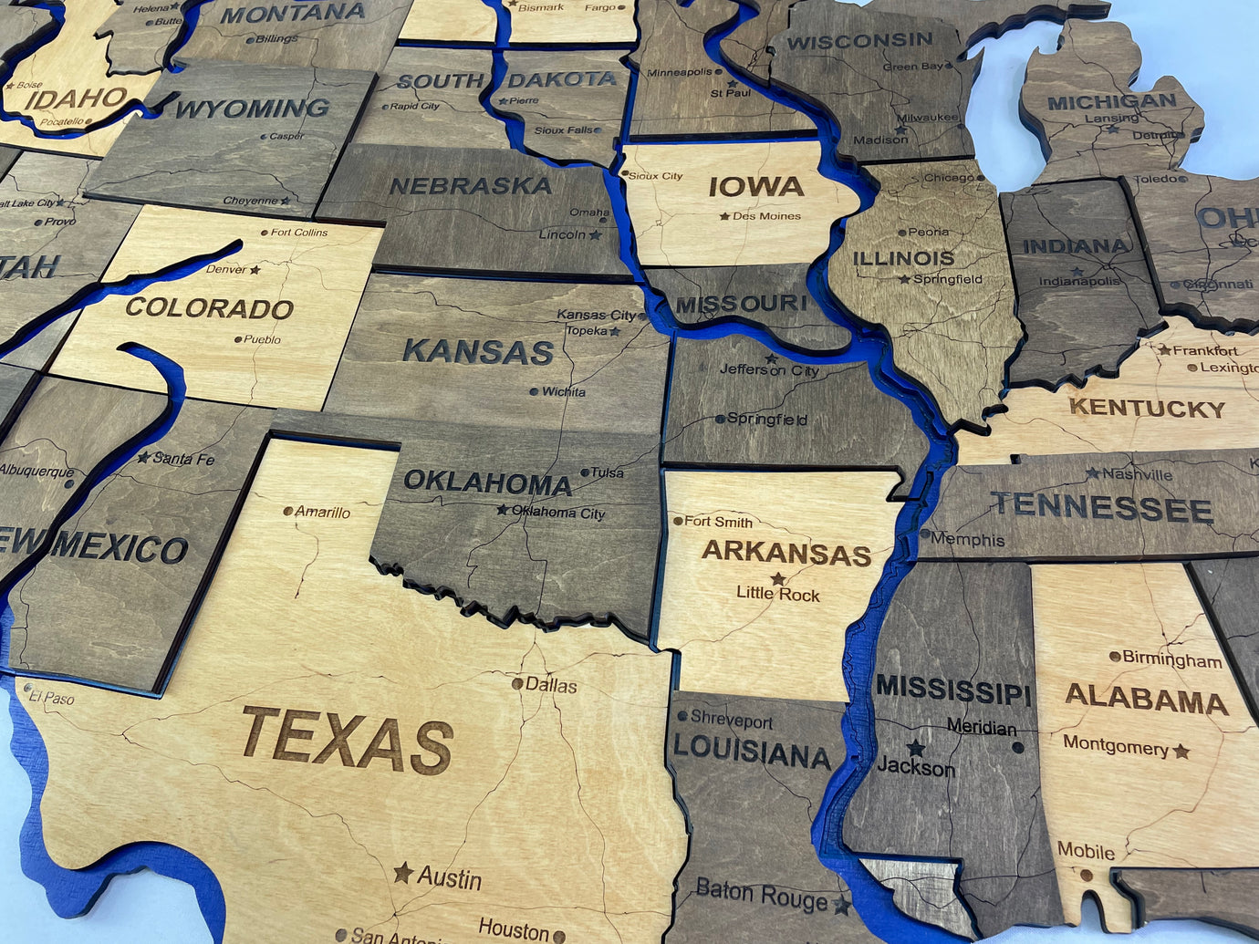 Багатошарова карта США з фарбованими річками та дорогами, колір Elis