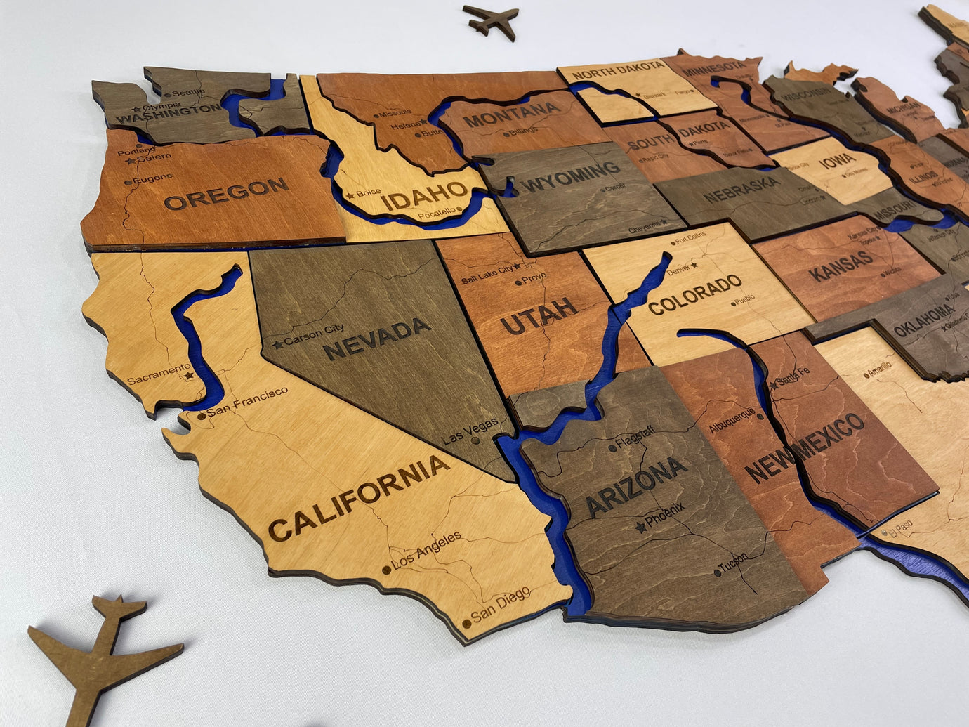 Багатошарова карта США з фарбованими річками та дорогами, колір Warm