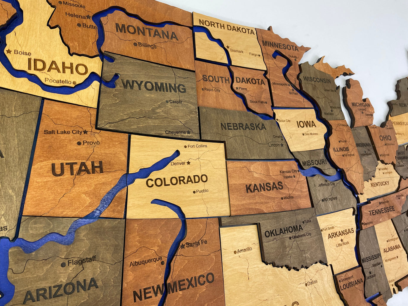 Карта США з дорогами та фарбованими річками, колір Warm