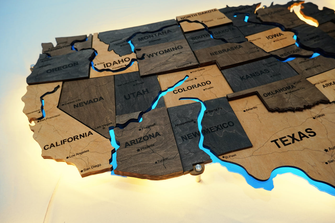 Карта США на акрилі, з дорогами та підсвіткою річок та по контуру, колір Brut