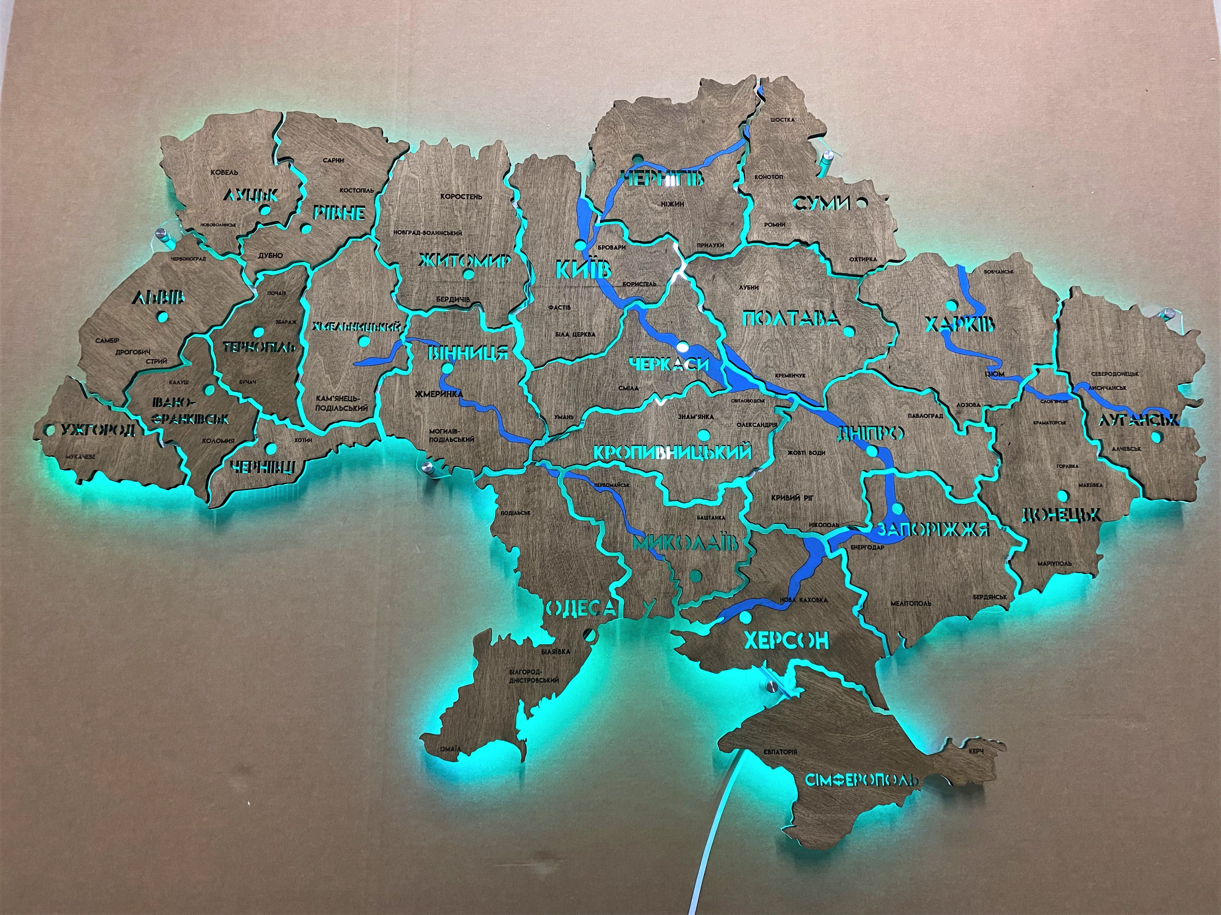 wooden_ukraine_map_river_rgb-venge