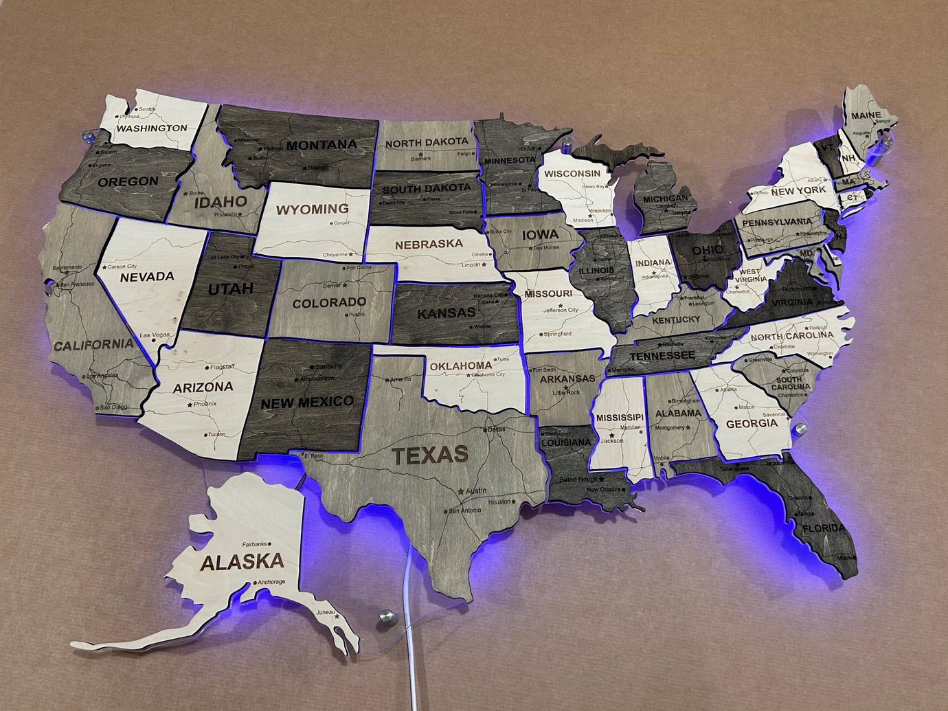 Карта США з дорогами на акрилі з підсвіткою RGB між штатами колір Black&White