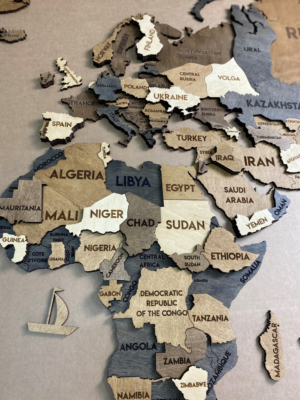 Багатошарова карта світу колір Soulmar