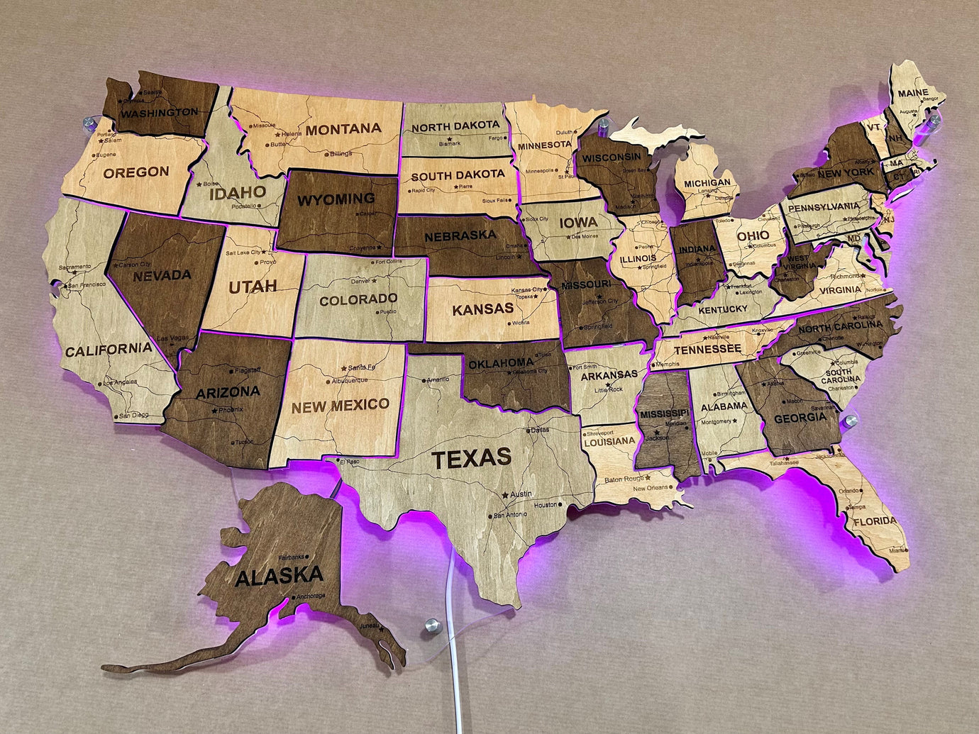 Карта США з дорогами на акрилі з підсвіткою RGB між штатами колір Memphis