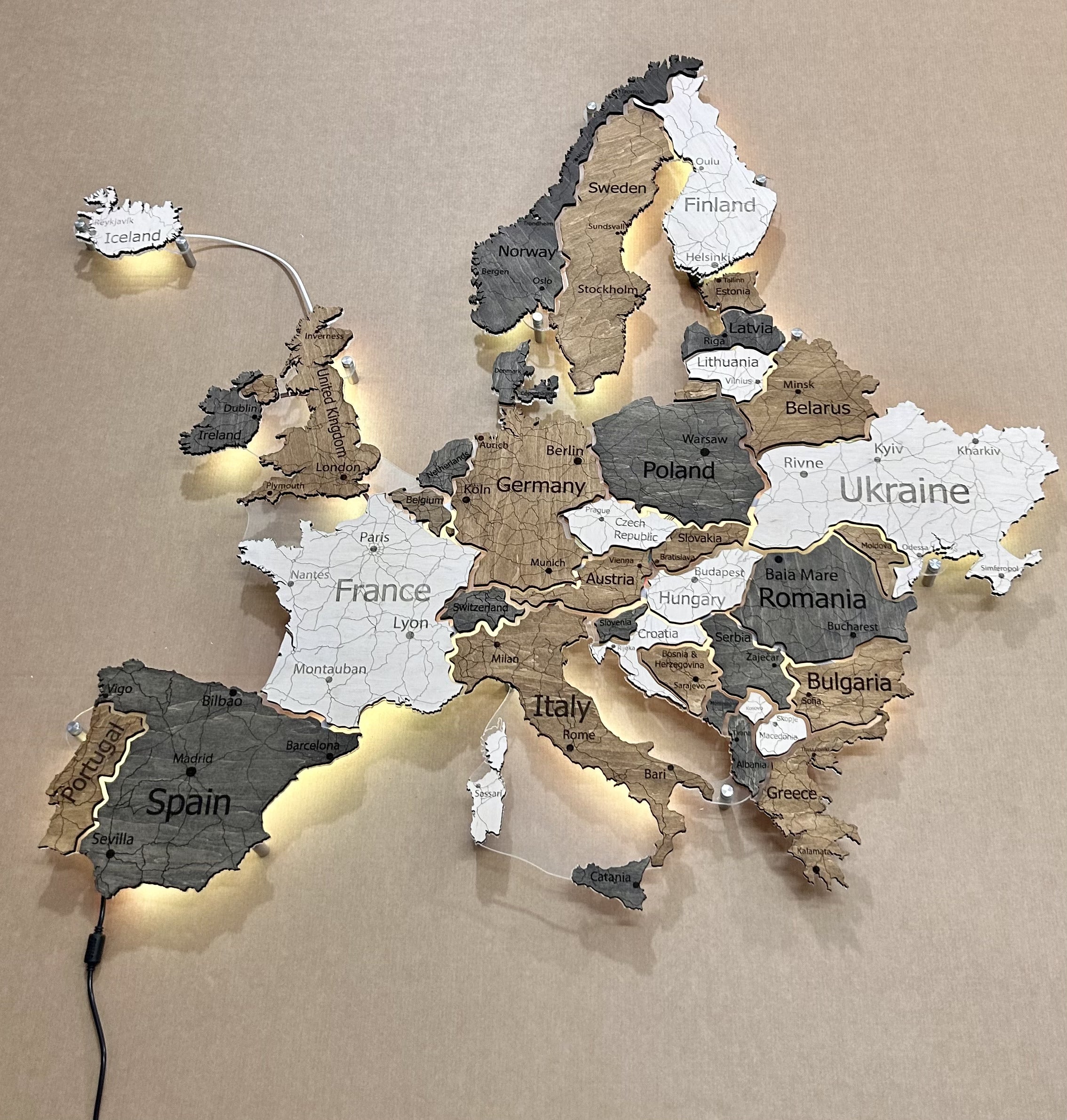 wooden_europe_map_wander