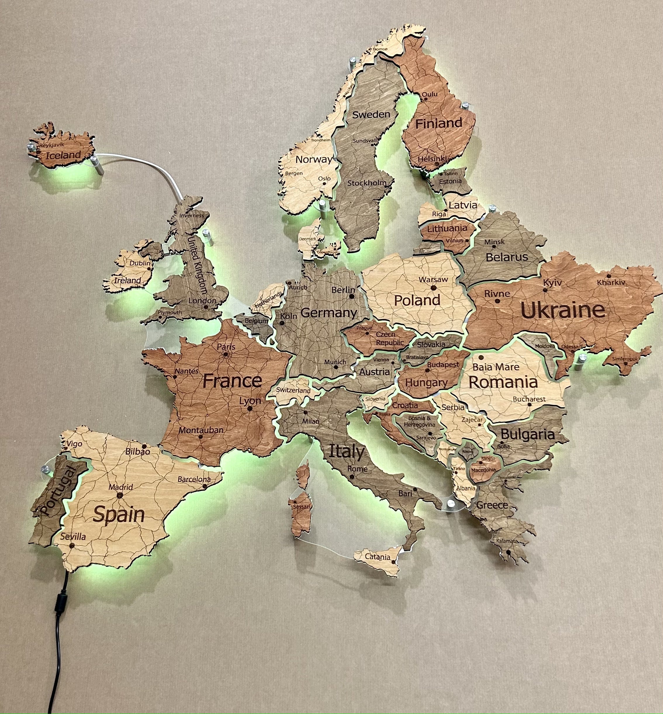 wooden_europe_map_rgb_warm