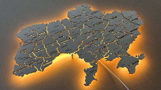 Карта України на акрилі з підсвіткою між областями колір Natural