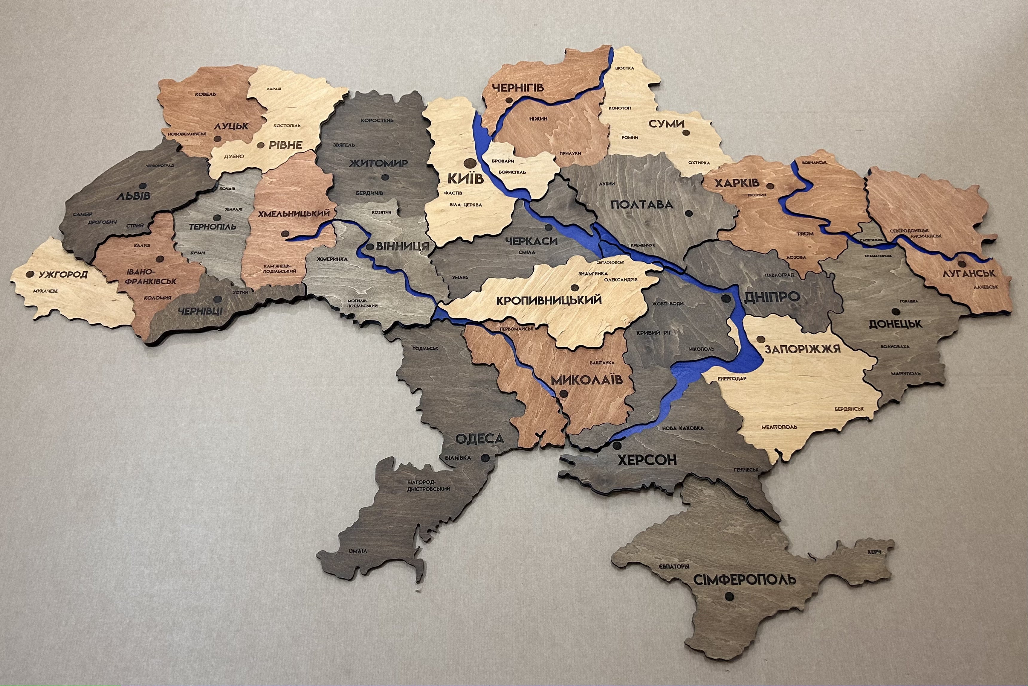 wooden_ukraine_map_3d-river_warm