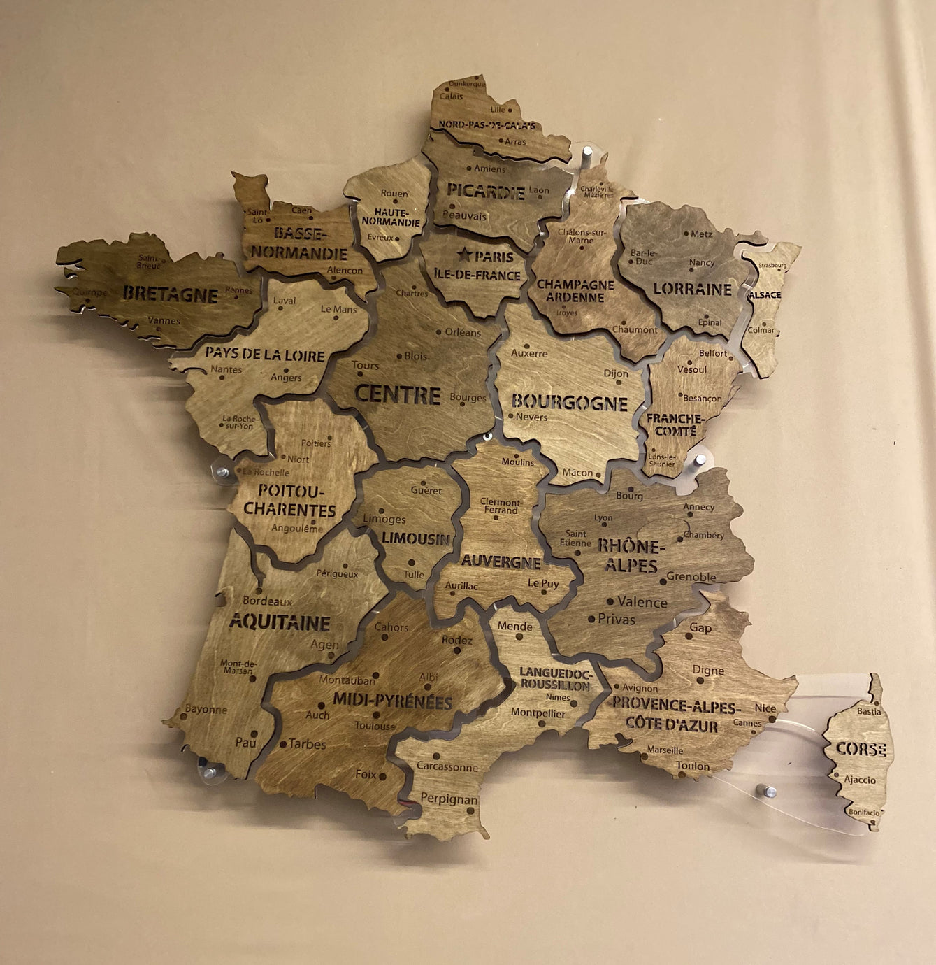 Карта Франції на акрилі з підсвіткою між областями колір Baguette