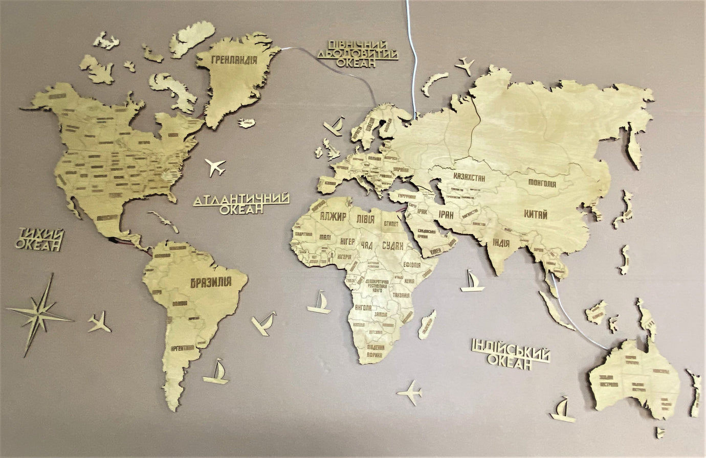 Одношарова карта світу з підсвіткою колір Pine