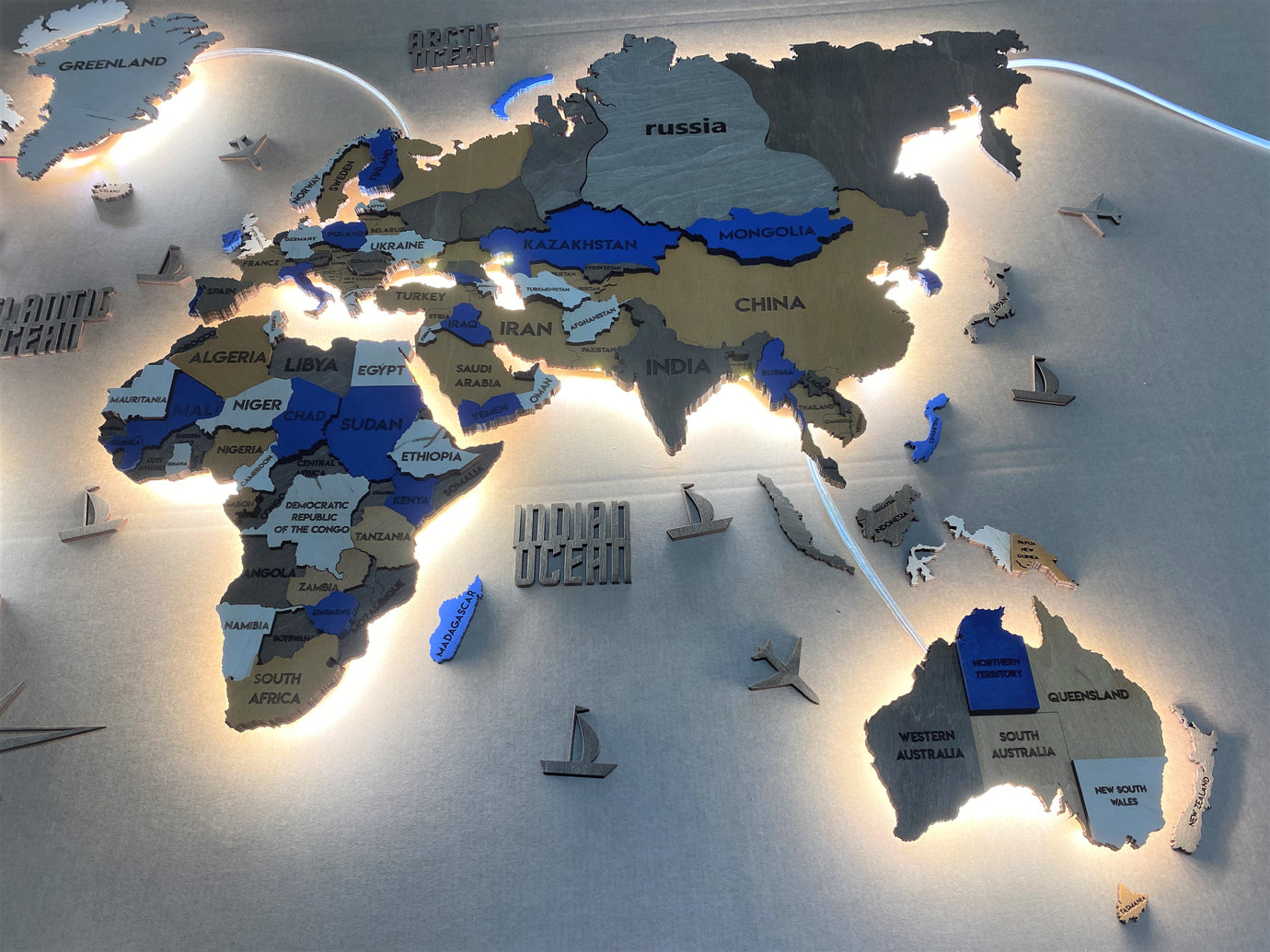Багатошарова карта світу з підсвіткою колір Blur