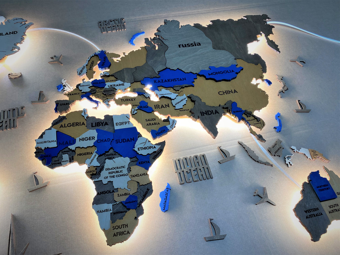 Багатошарова карта світу з підсвіткою колір Blur