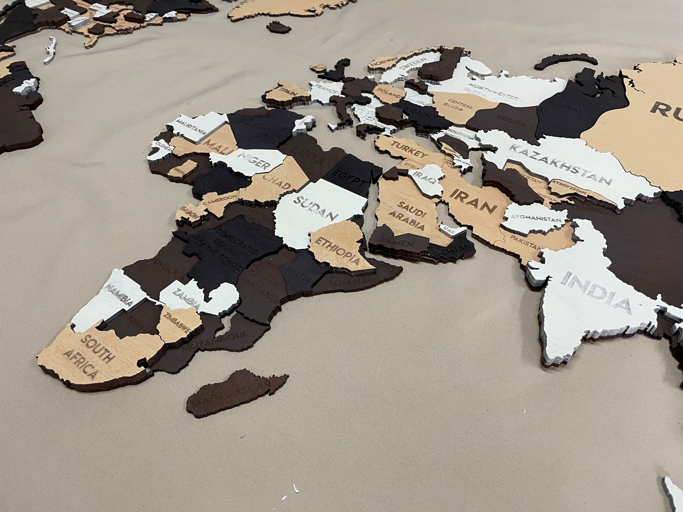 Багатошарова карта світу колір Coffee