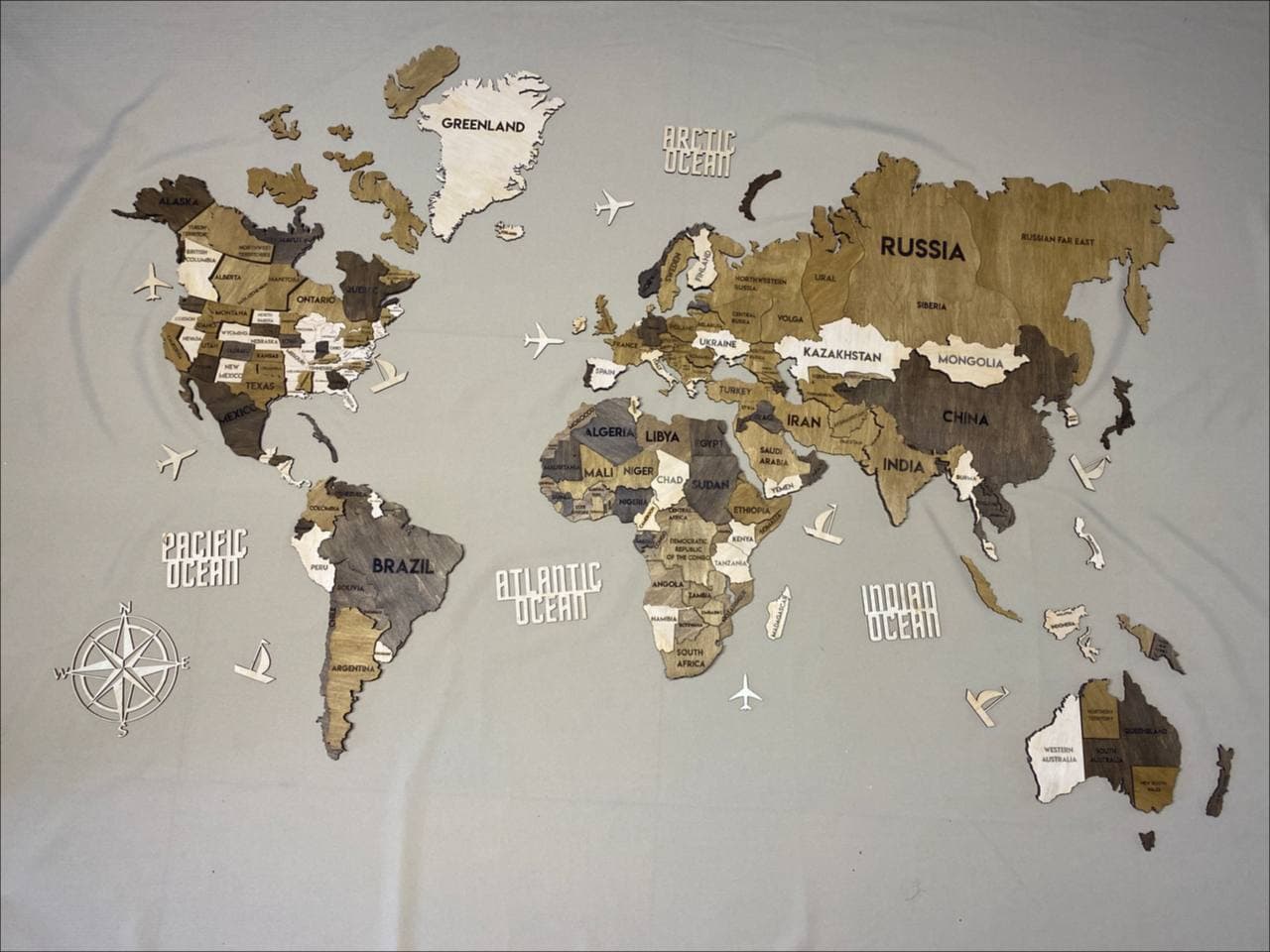 Багатошарова карта світу колір Terra