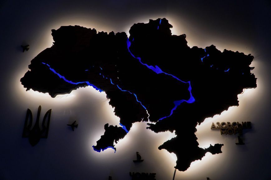 Деталізована карта України з підсвіткою річок та по контуру колір Black 2162160 фото