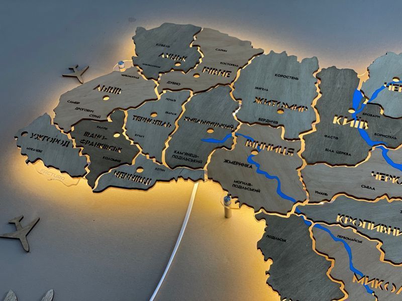 Карта Украины на акриле с крашеными реками и подсветкой между областями, цвет Light Tree 2142625 фото