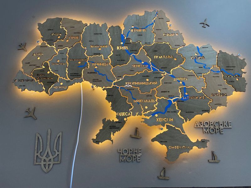 Карта Украины на акриле с крашеными реками и подсветкой между областями, цвет Light Tree 2142625 фото