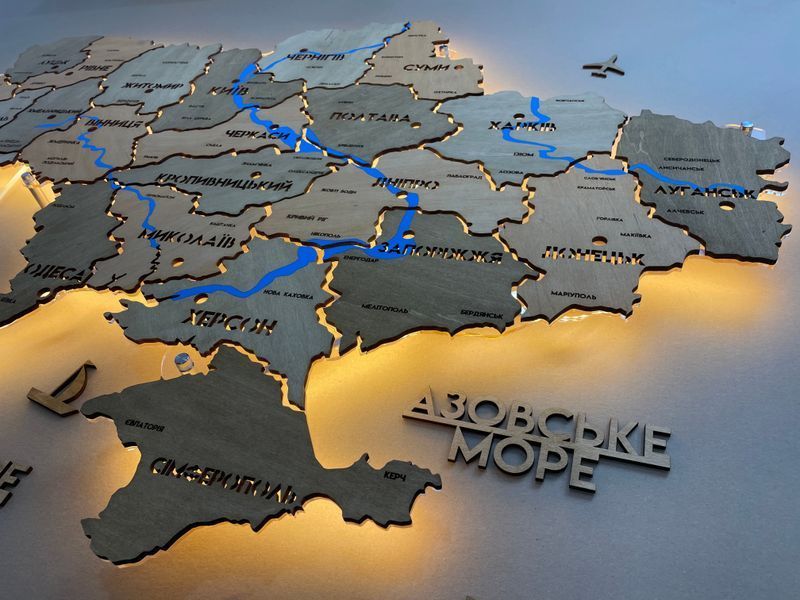 Карта Украины на акриле с крашеными реками и подсветкой между областями, цвет Light Tree 2142625 фото