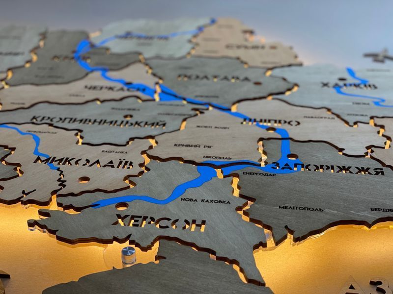 Карта Украины на акриле с крашеными реками и подсветкой между областями, цвет Light Tree 2142625 фото