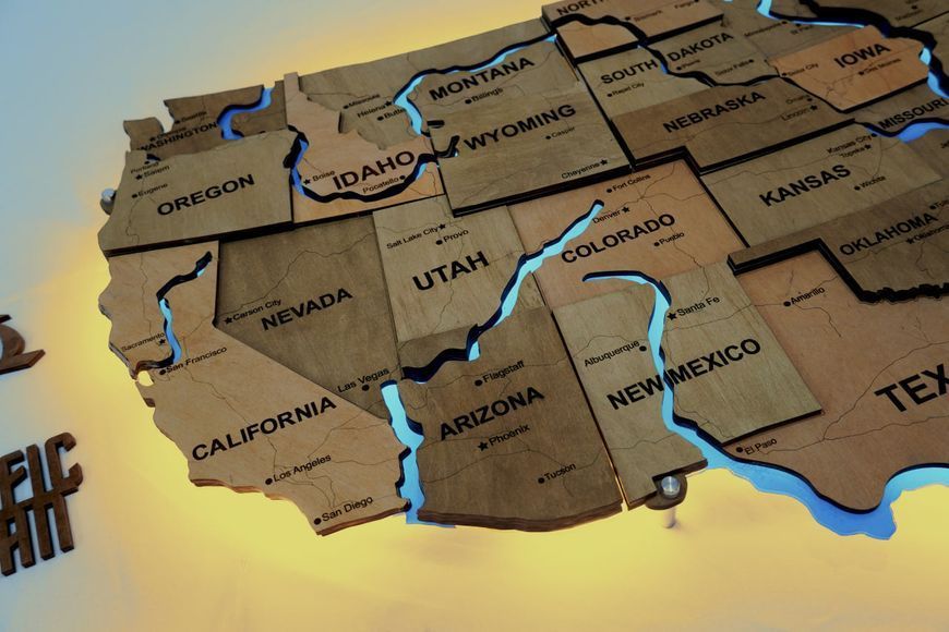 Карта США на акрилі, з дорогами та підсвіткою річок та по контуру, колір Light Tree 3122625 фото