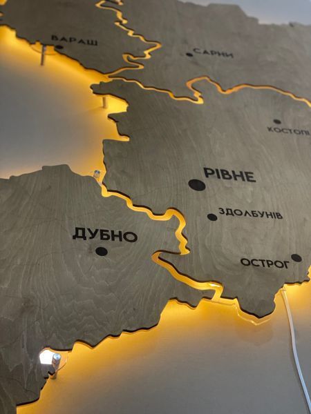 Карта Рівненської області на акрилі, з підсвіткою між районами, колір Сосна 76787318 фото