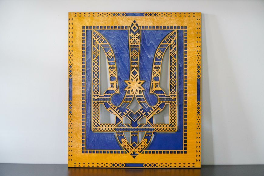 Двохшаровий герб України з орнаментом 50х43х3 см колір Прапор 2 7127 фото