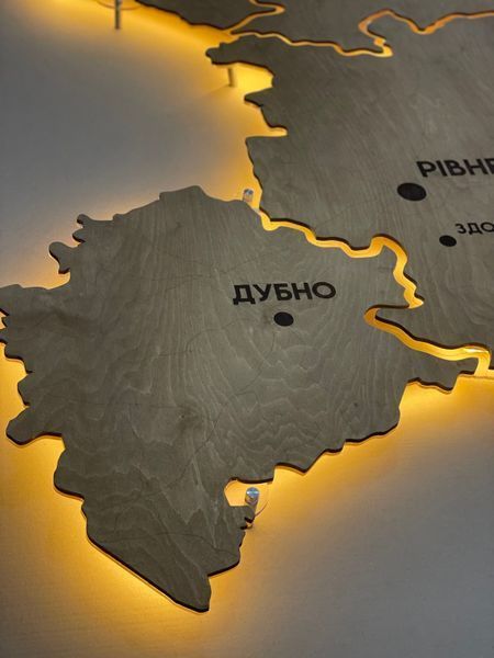 Карта Рівненської області на акрилі, з підсвіткою між районами, колір Сосна 76787329 фото