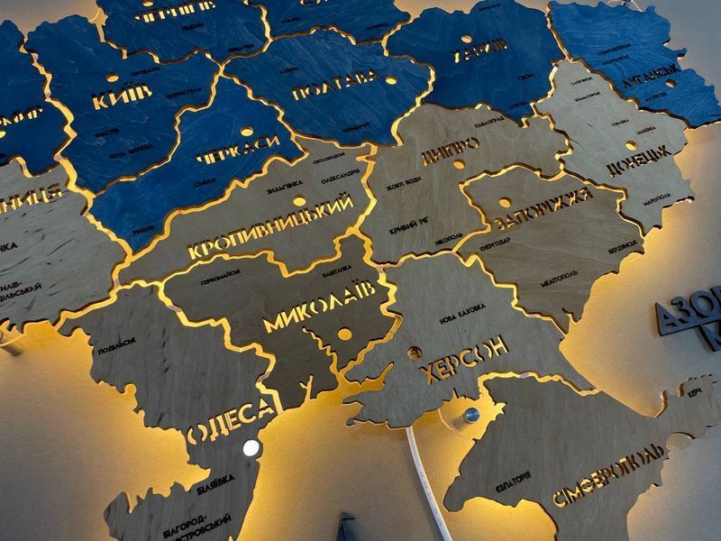 Карта Украины на акриле с подсветкой между областями цвет Flag 2 21136230 фото